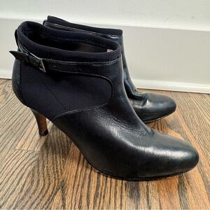 Taryn Rose Tampa Black Leather Pointed Toe Heeled Booties size 8